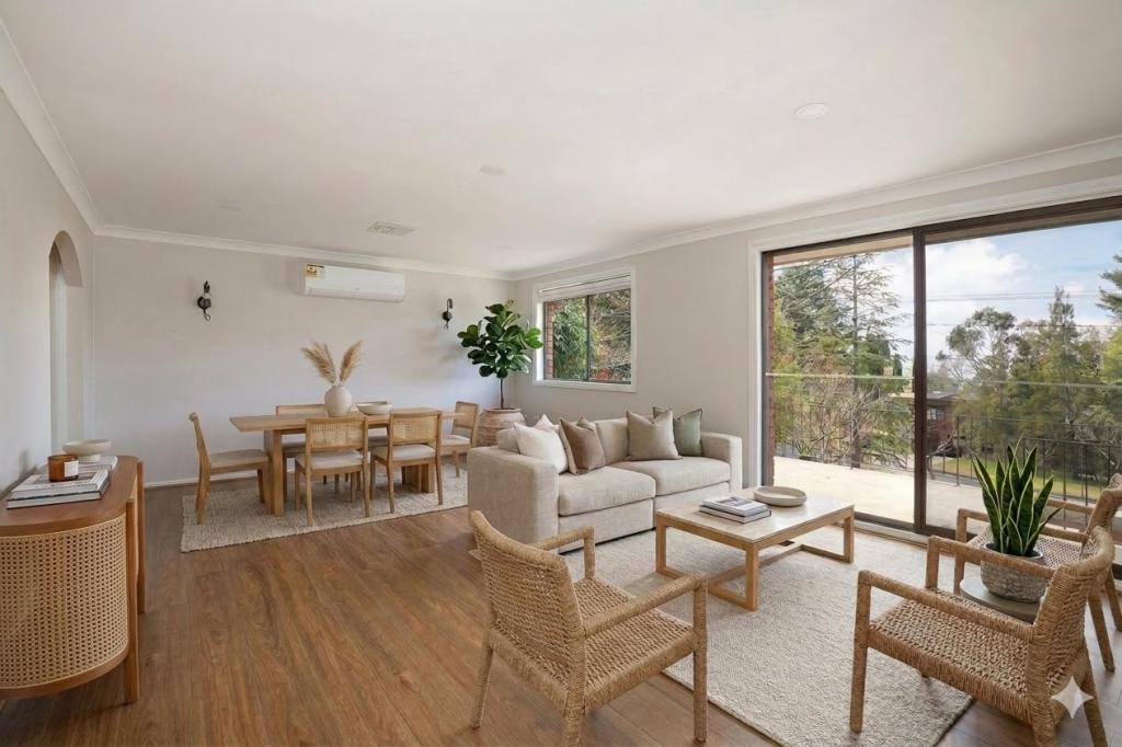 11 Pritchard St, Wentworth Falls, NSW 2782