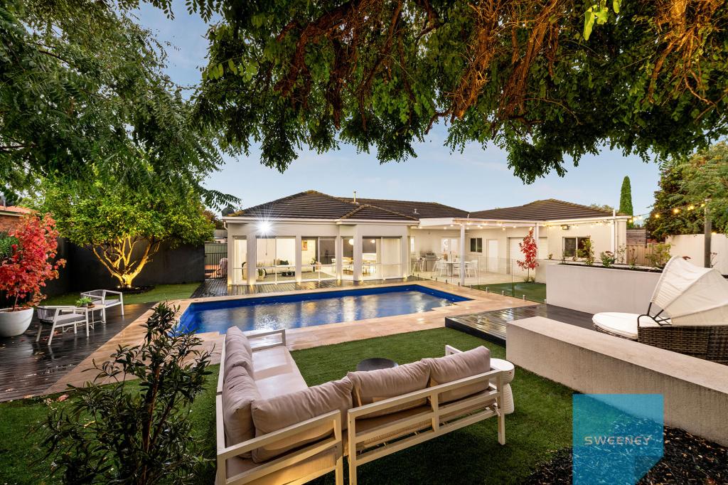 5 Sidney Pl, Caroline Springs, VIC 3023