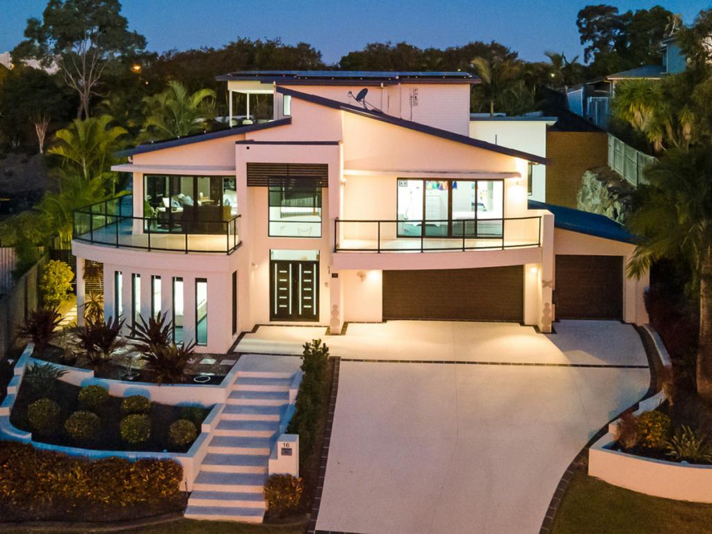 16 WELUMBA CL, PACIFIC PINES, QLD 4211