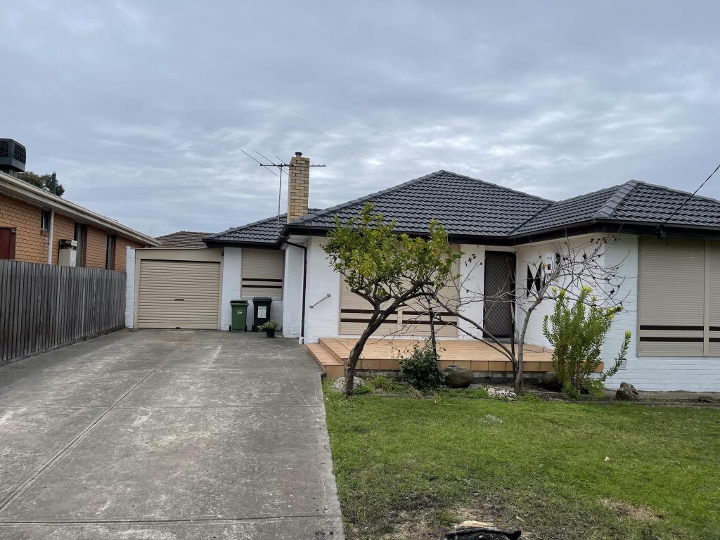 142 SOMERSET RD, CAMPBELLFIELD, VIC 3061