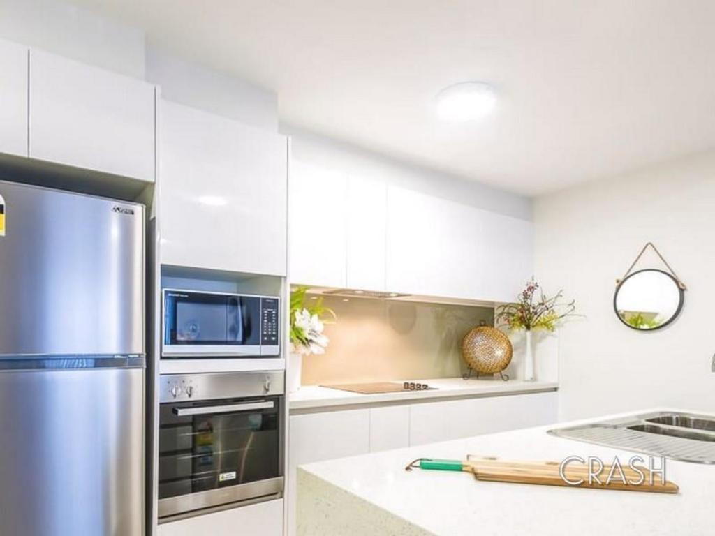 V603/21 LAKE ST, CANNINGTON, WA 6107