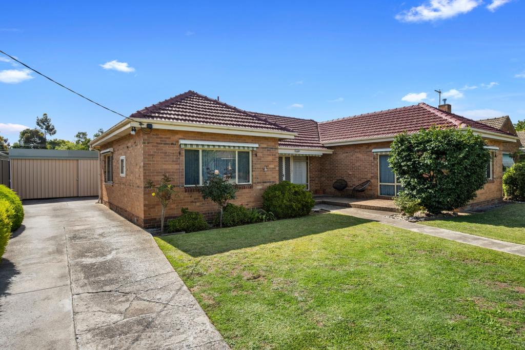 4 Margaret Cres, Flora Hill, VIC 3550