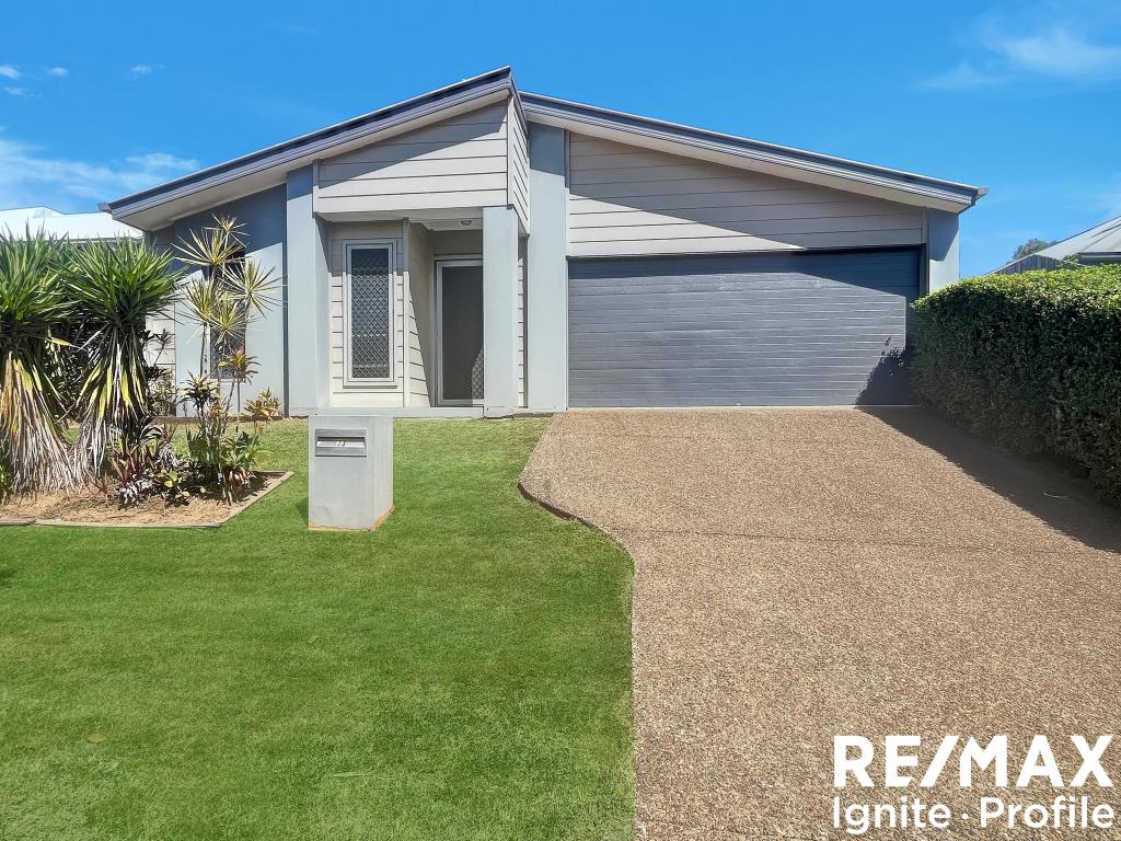 33 Fitzpatrick Cct, Augustine Heights, QLD 4300
