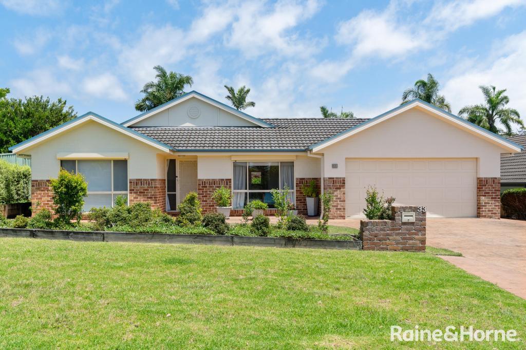 33 VILLAGE DR, ULLADULLA, NSW 2539