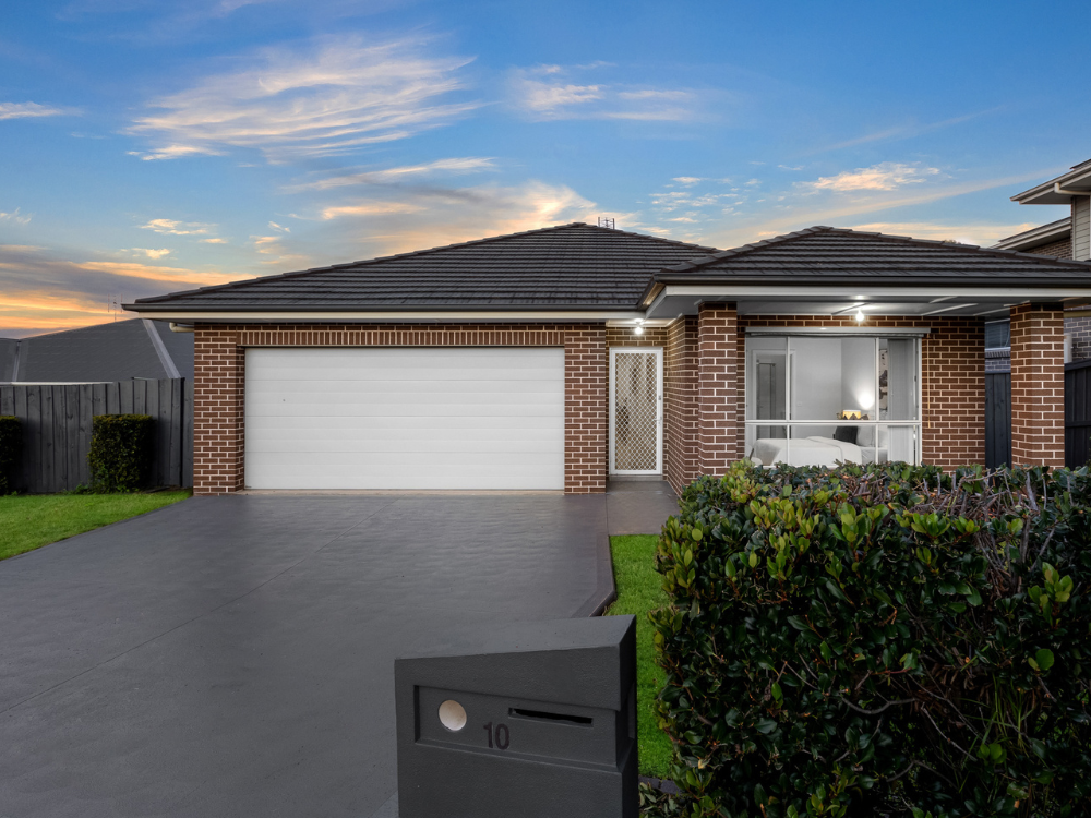 10 GAZELLE CRES, FLETCHER, NSW 2287