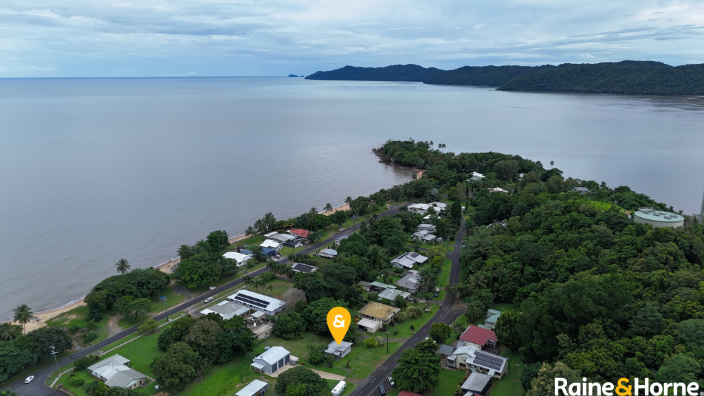 8 Maud St, Flying Fish Point, QLD 4860