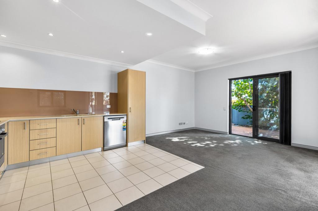 9/2 WALSH LOOP, JOONDALUP, WA 6027