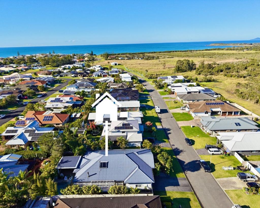 23 Shantull Dr, Wallabi Point, NSW 2430