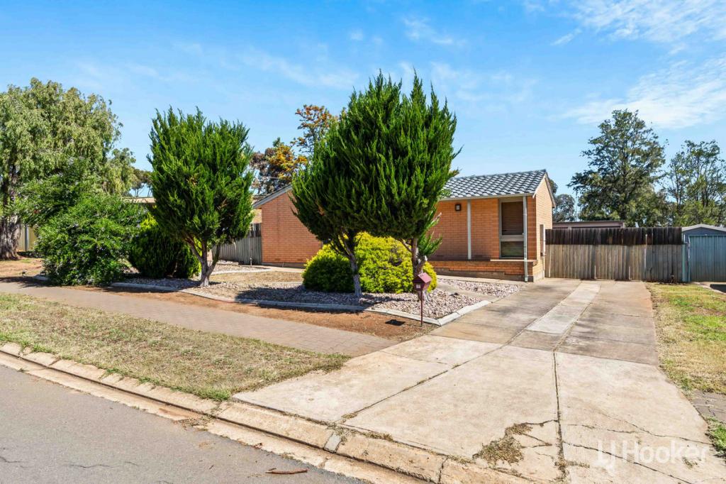 27 Eringa Ct, Craigmore, SA 5114