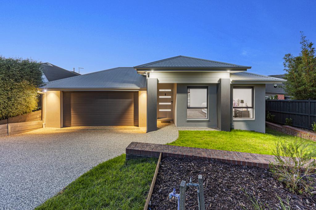 22 Eastbourne Cres, Officer, VIC 3809