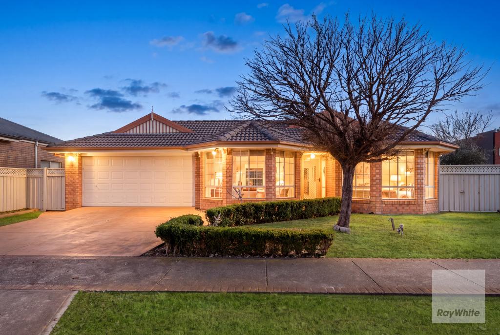 28 Edgbaston Pde, Caroline Springs, VIC 3023