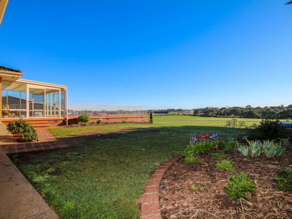52 DONOVANS RD, WARRNAMBOOL, VIC 3280