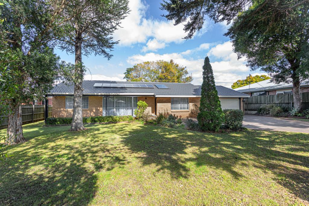 222 Alderley St, Centenary Heights, QLD 4350