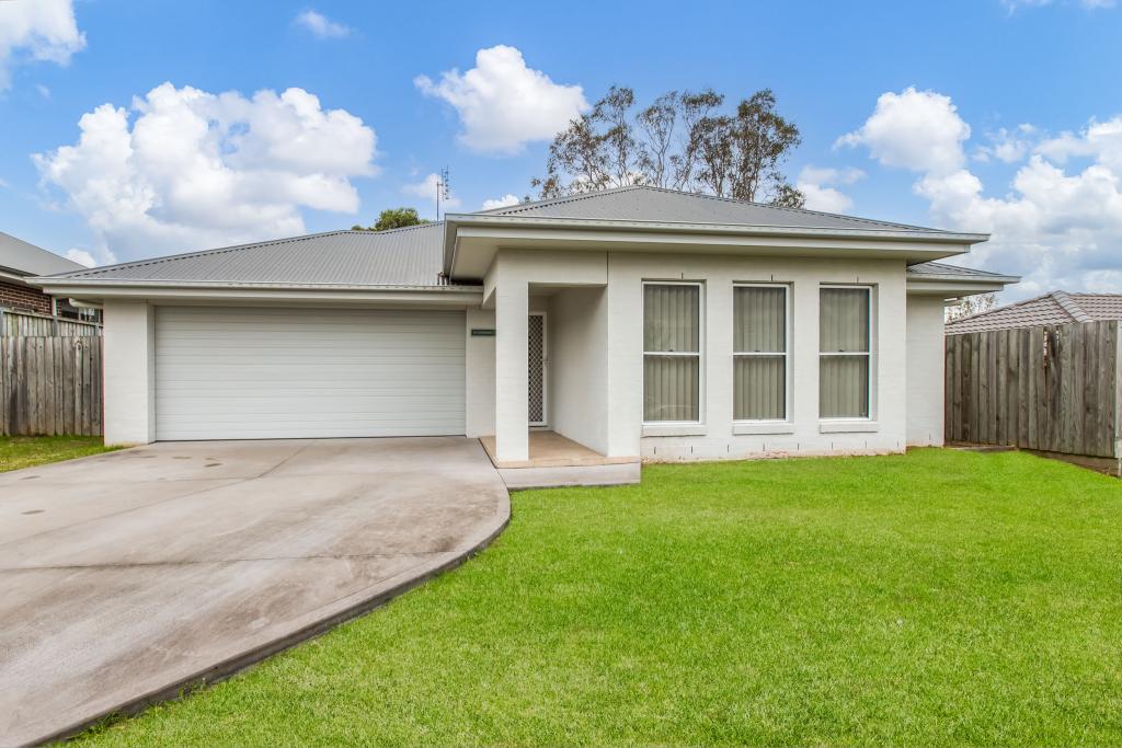 19 DUNNART ST, ABERGLASSLYN, NSW 2320