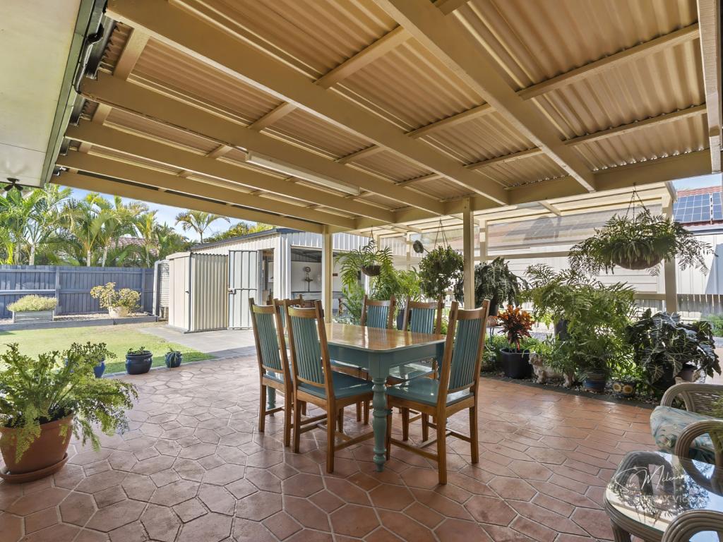 11 Smout Ct, Sandstone Point, QLD 4511