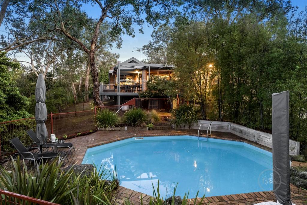 51 Banks Rd, Eltham North, VIC 3095