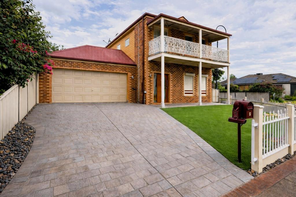 29 Edgbaston Pde, Caroline Springs, VIC 3023
