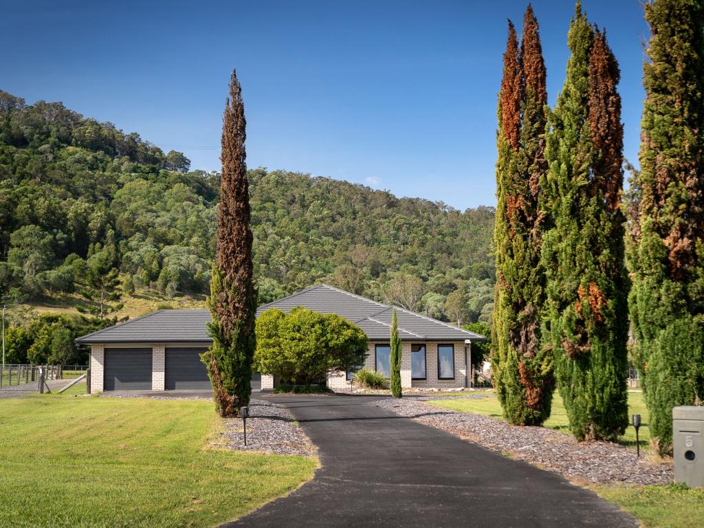 5 Brady St, Dayboro, QLD 4521