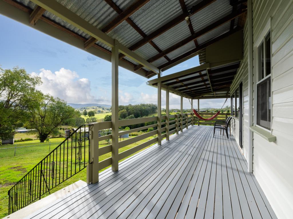 307 Mount Samson Rd, Armstrong Creek, QLD 4520