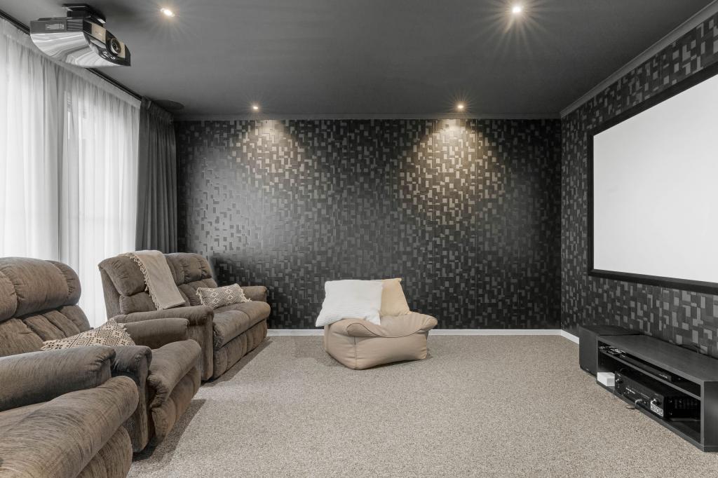 10 Macquarie Pde, Meadows, SA 5201