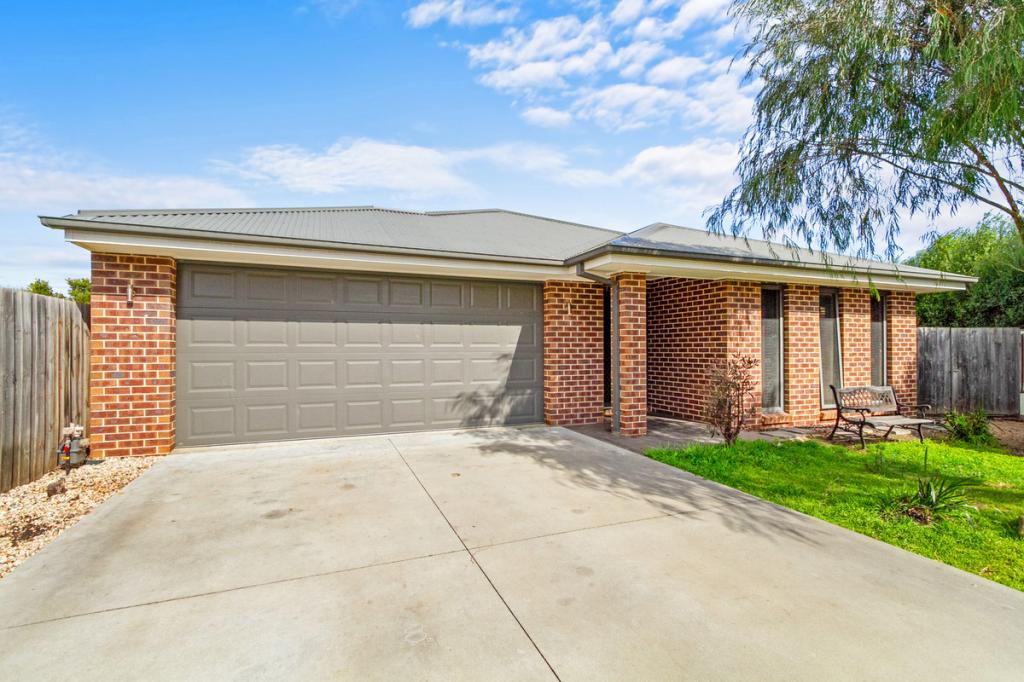 11 Stuart Pl, Sale, VIC 3850