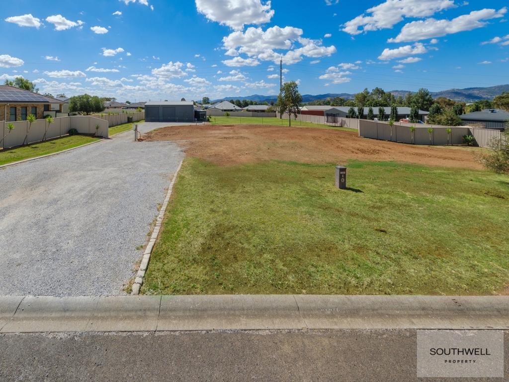 4 John Stuart Cl, Westdale, NSW 2340