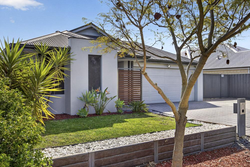 18 Jennapullin Cres, Ellenbrook, WA 6069