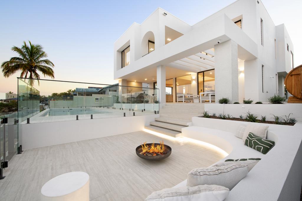 33 Sophie Ave, Broadbeach Waters, QLD 4218