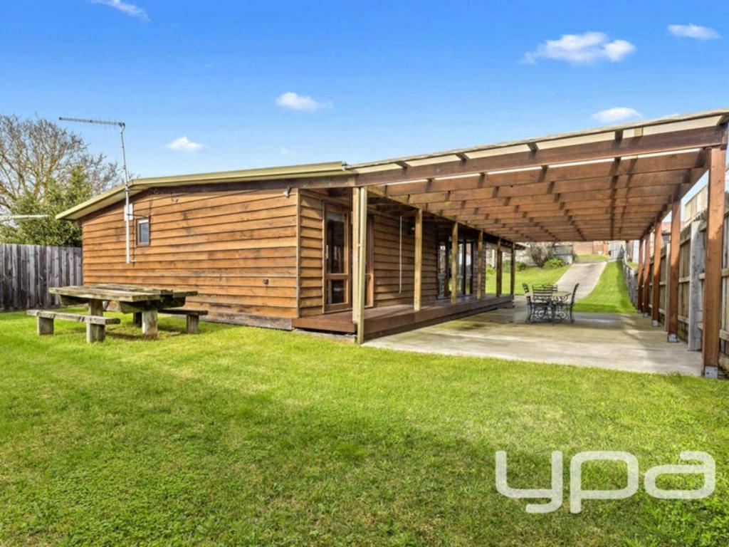 8 Yaringa Ct, Rye, VIC 3941
