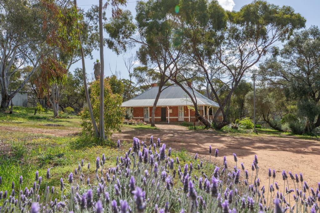 692 Julimar Rd, West Toodyay, WA 6566