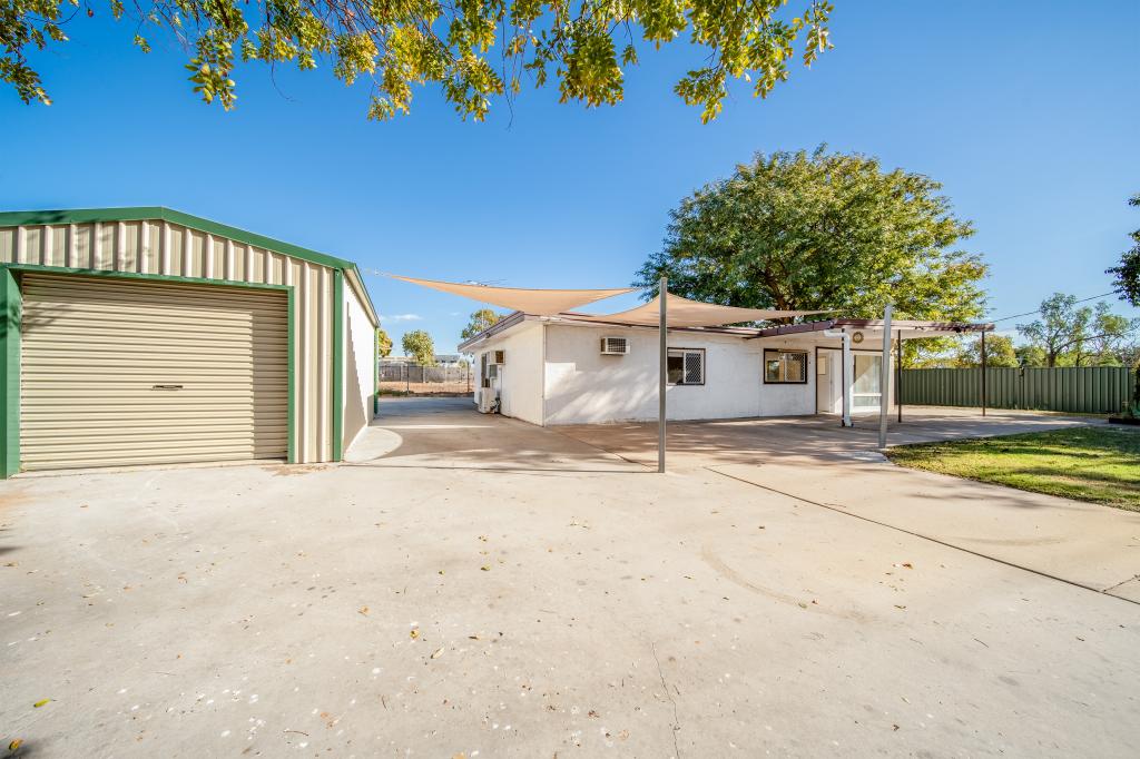 25 Roberts St, Emerald, QLD 4720