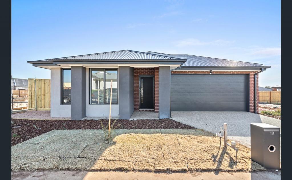 19 Ronald St, Maddingley, VIC 3340