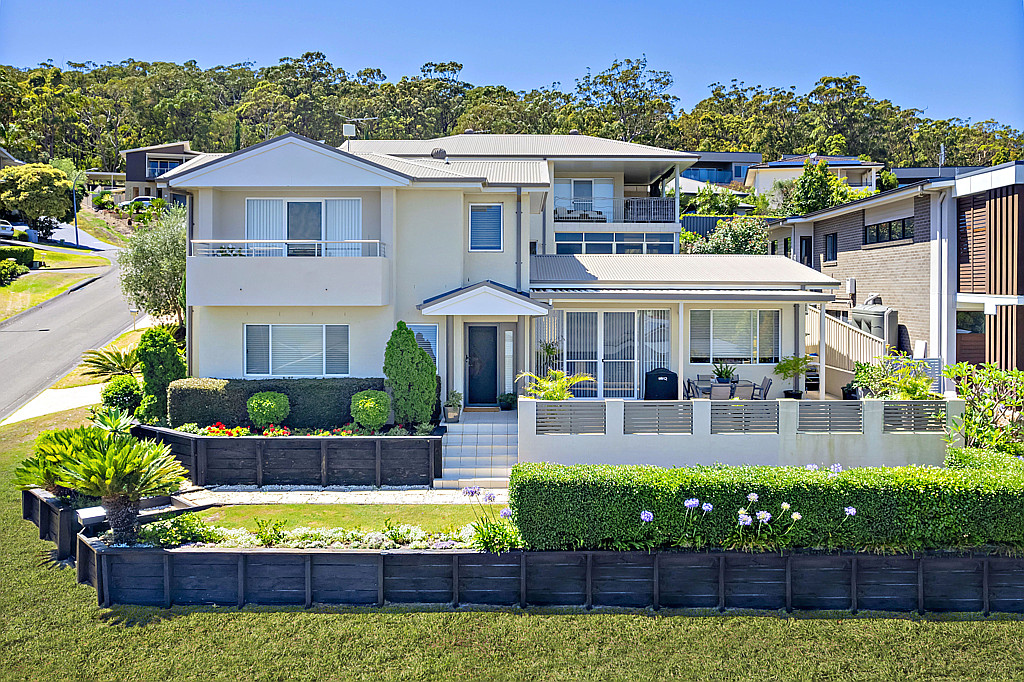 11 Seagrass Cct, Corlette, NSW 2315