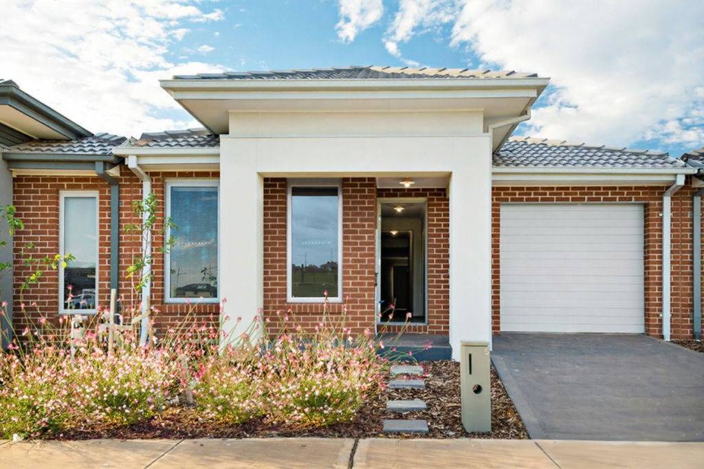 5 SPLENDOUR CCT, DIGGERS REST, VIC 3427