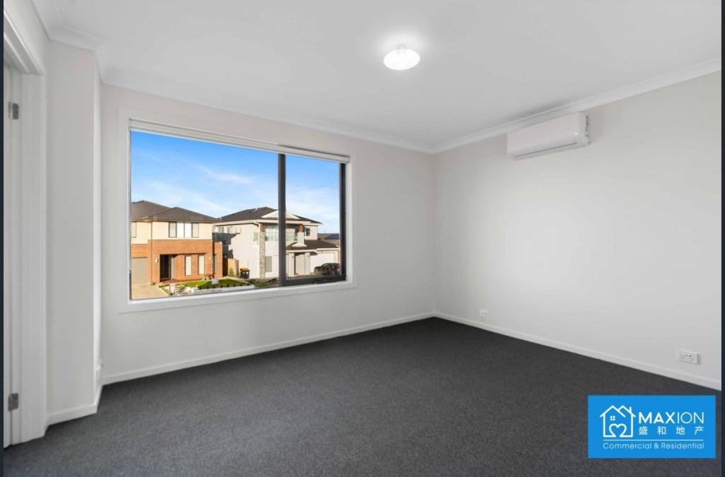 2/25 LOUISVILLE DR, THORNHILL PARK, VIC 3335
