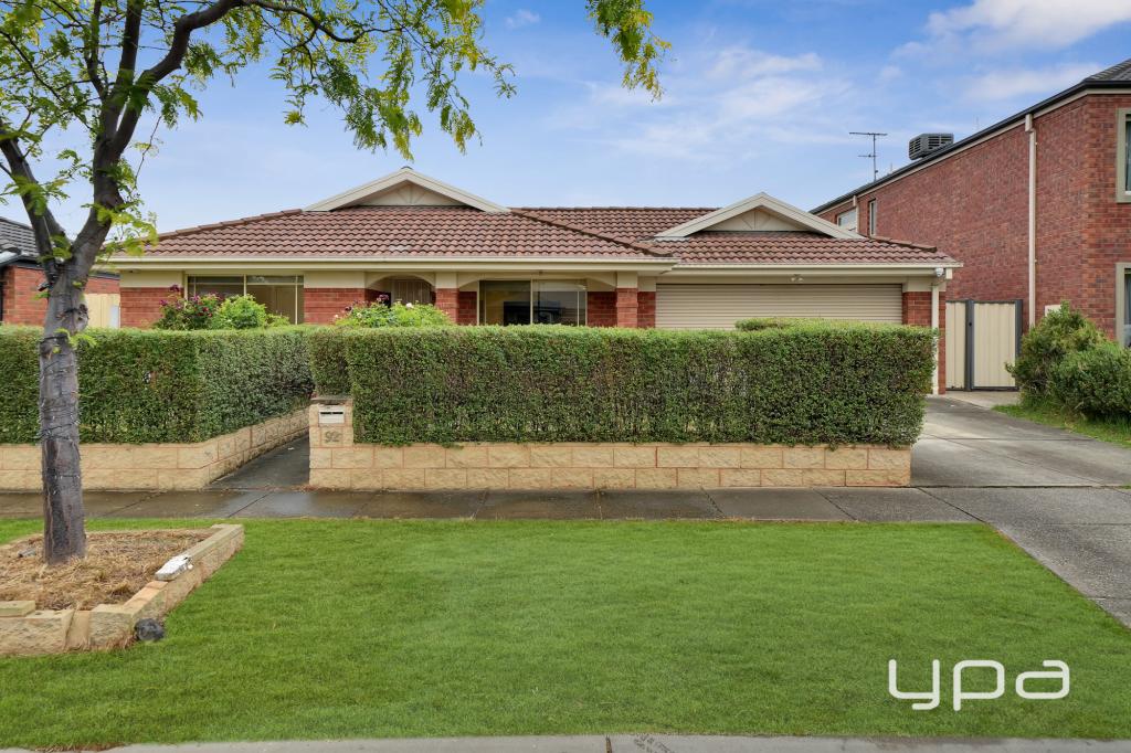 92 LANCASTER DR, POINT COOK, VIC 3030