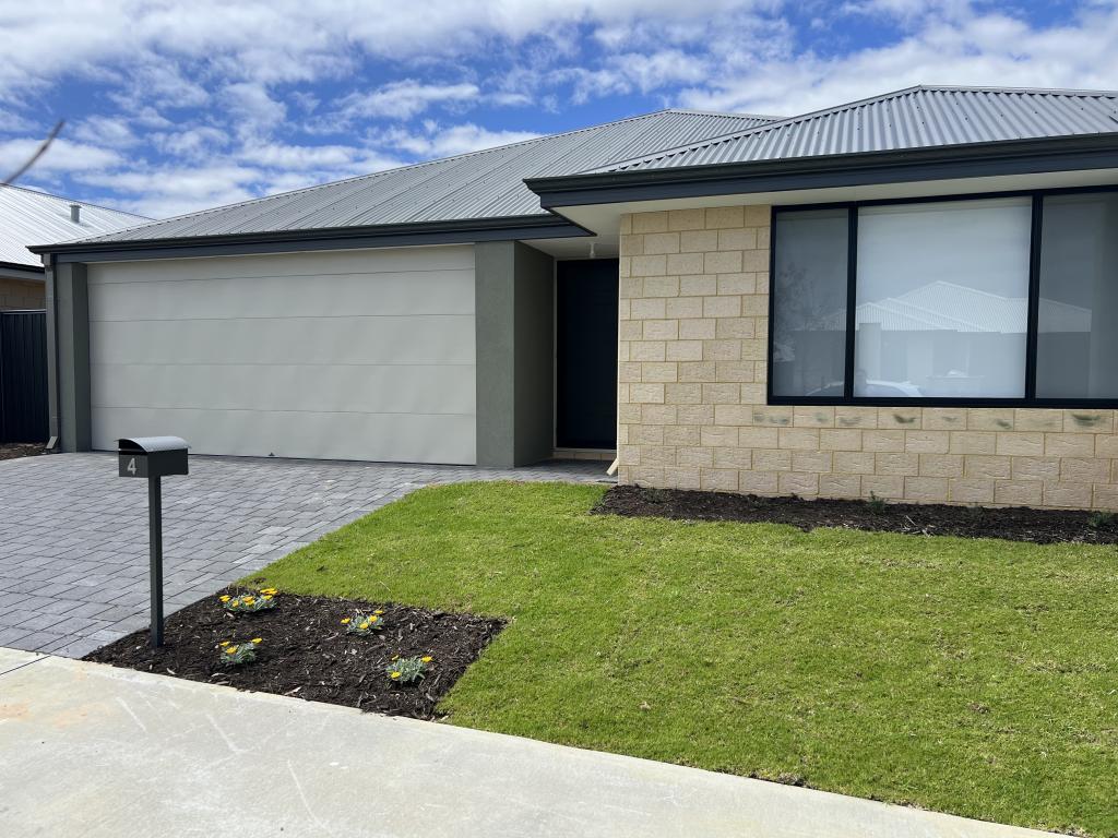 4 Capitola Way, Madora Bay, WA 6210