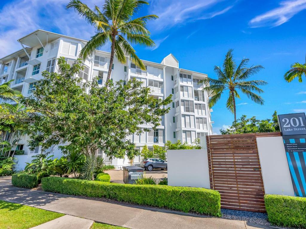 2/199-201 Lake St, Cairns City, QLD 4870