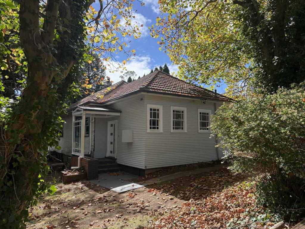 1/108 Govetts Leap Rd, Blackheath, NSW 2785