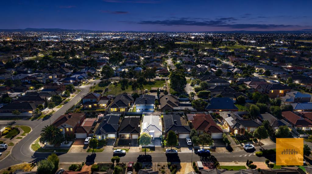 11 Herrington Turn, Caroline Springs, VIC 3023
