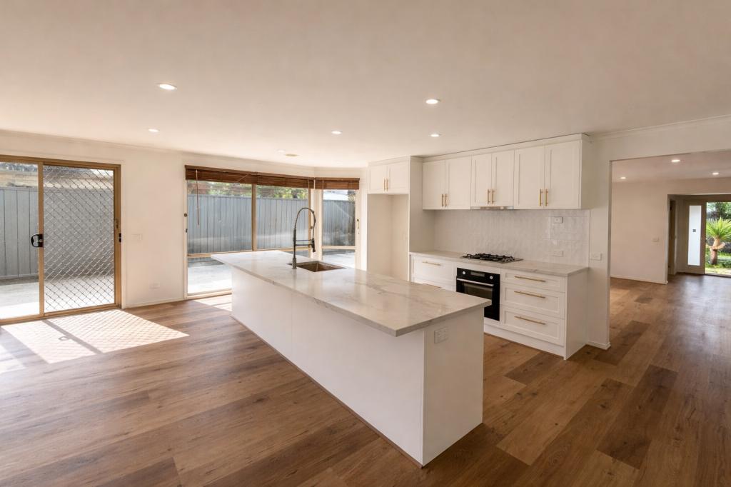 4 Dawson Cres, Manor Lakes, VIC 3024