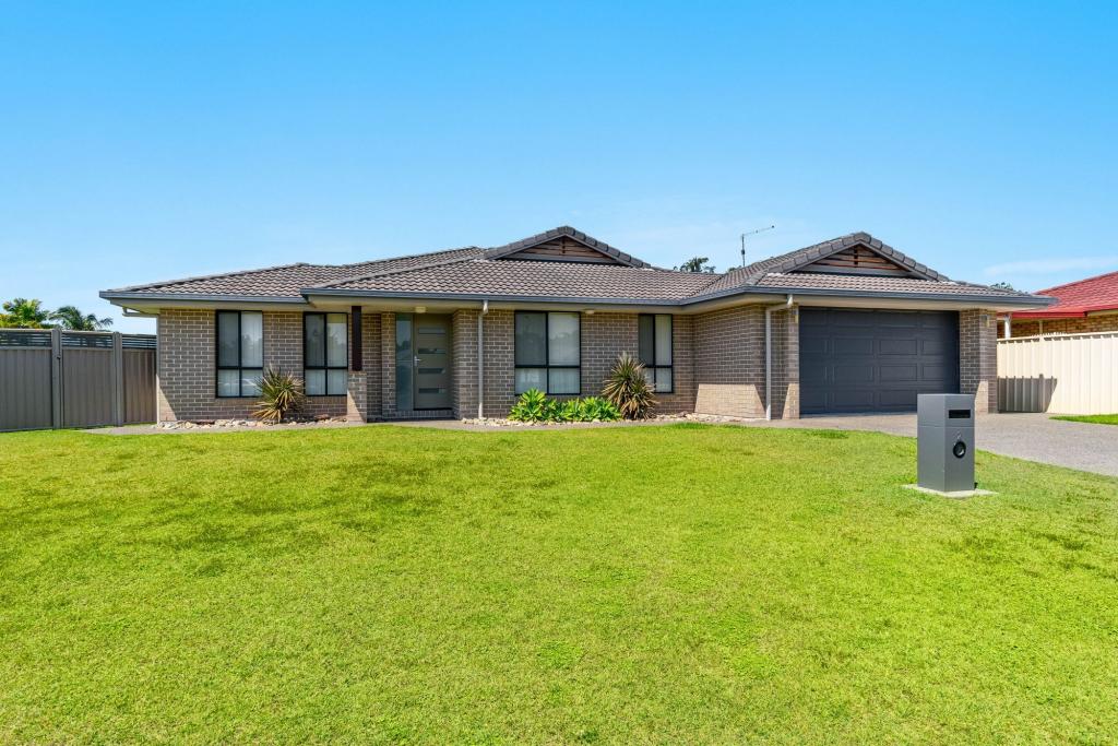 2 Buccaneers Ct, Yamba, NSW 2464