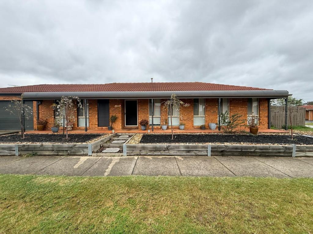 6 ELPARA WAY, HAMPTON PARK, VIC 3976
