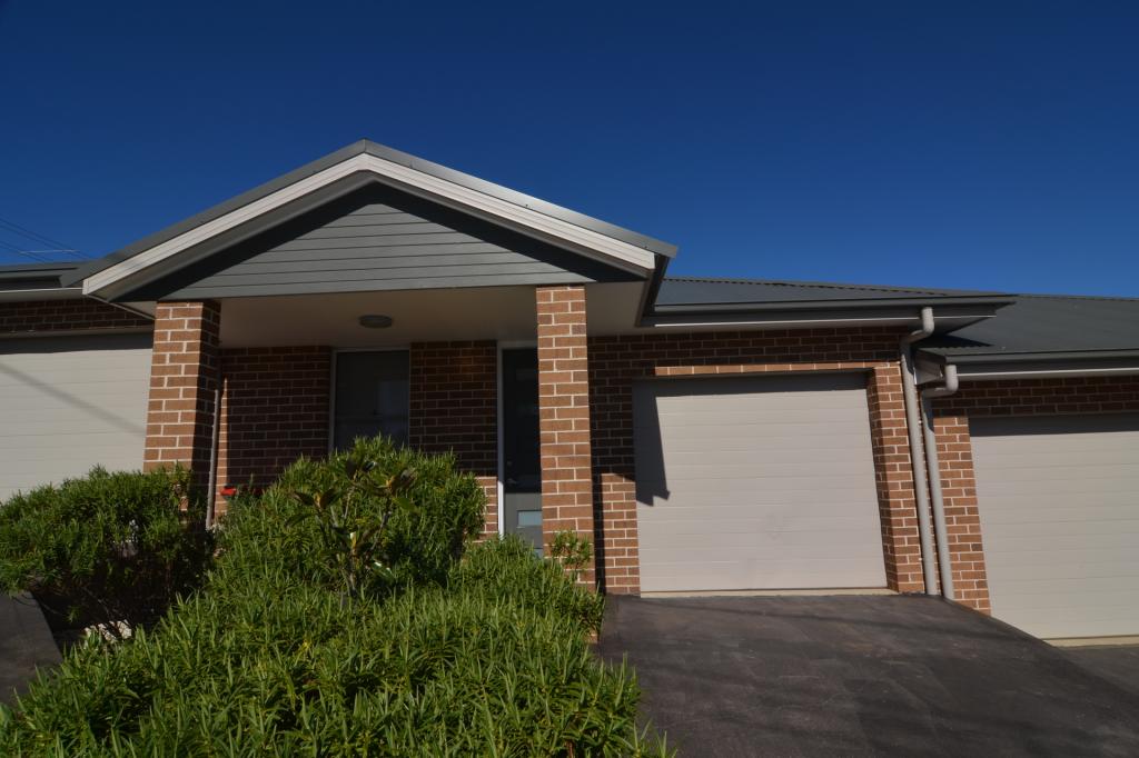 2/1 FRANCIS ST, BOWENFELS, NSW 2790