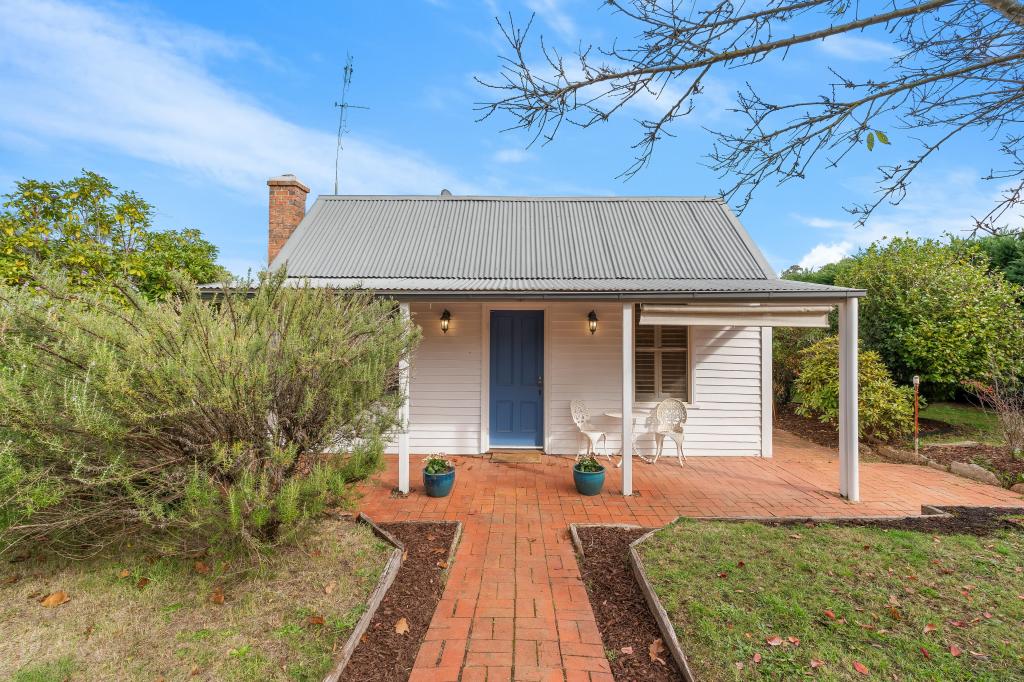 16 MAIN ST, STRATHBOGIE, VIC 3666