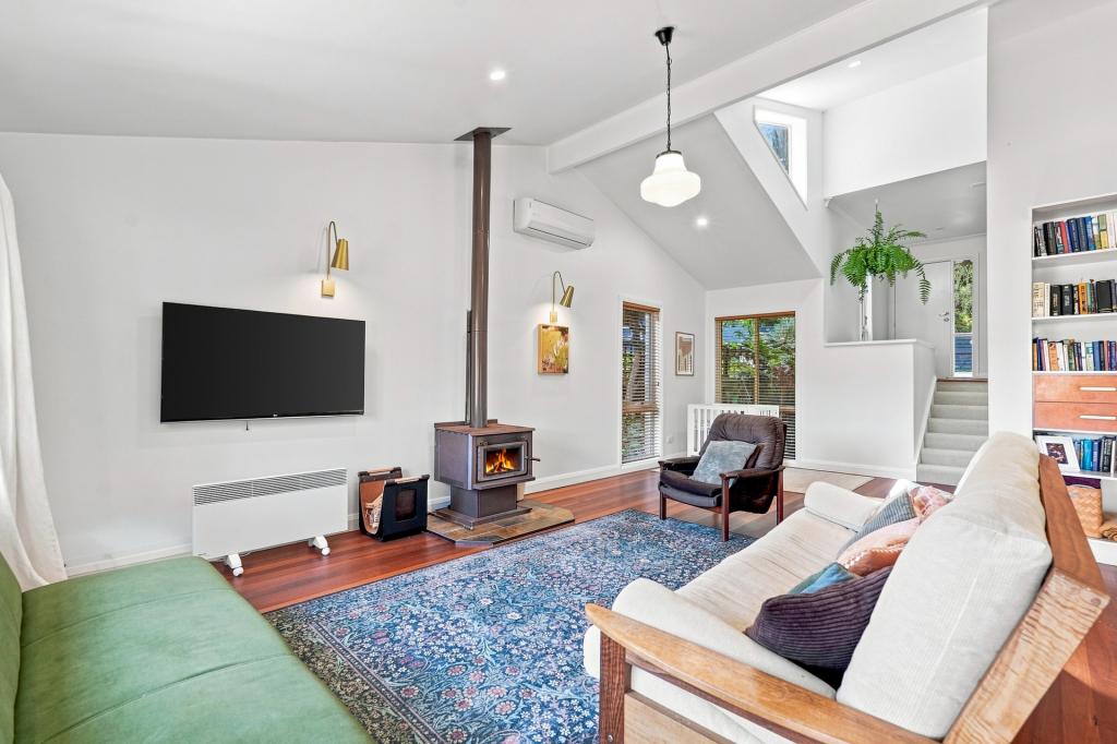 22 Cabbage Tree Ave, Avoca Beach, NSW 2251
