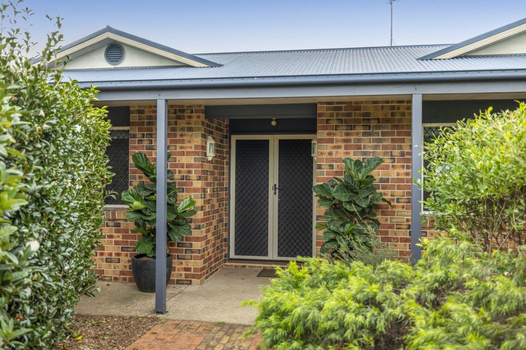 37 MITCHELL RD, HIGHFIELDS, QLD 4352