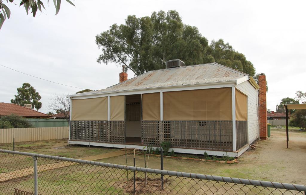 30 Duff St, Merredin, WA 6415