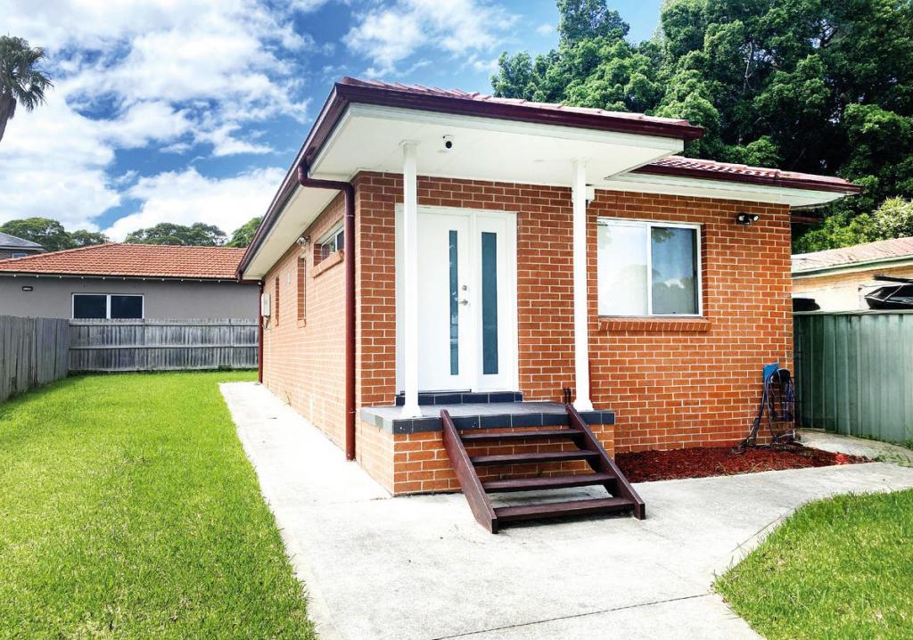 24A ROCHESTER ST, HOMEBUSH, NSW 2140