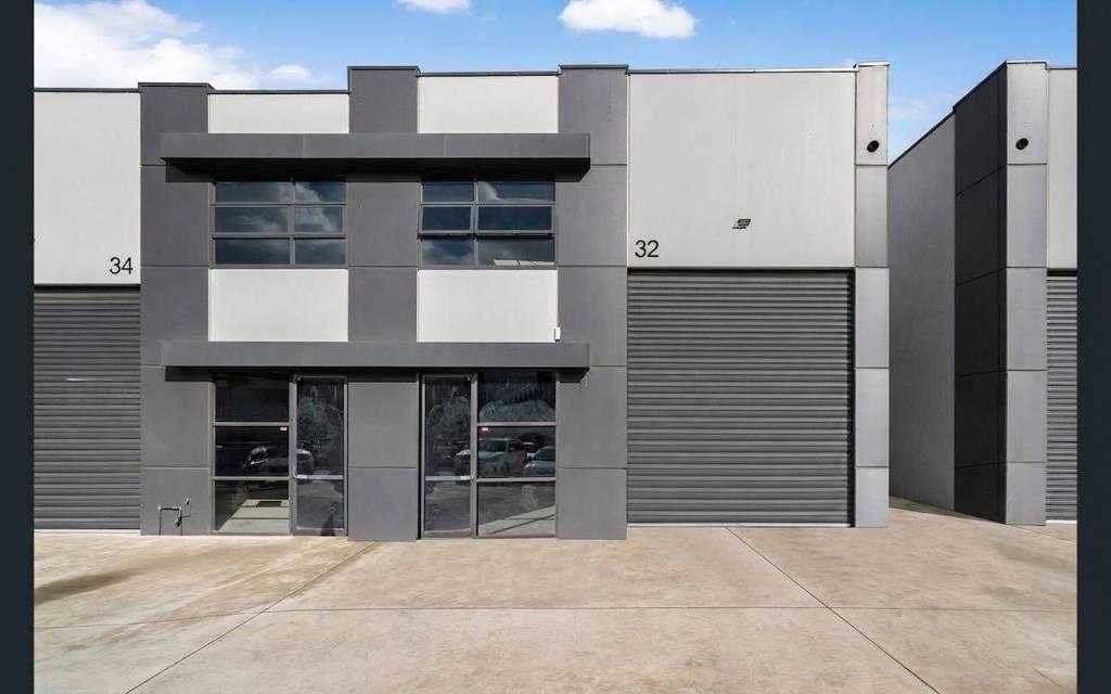 32 STAR CCT, DERRIMUT, VIC 3026